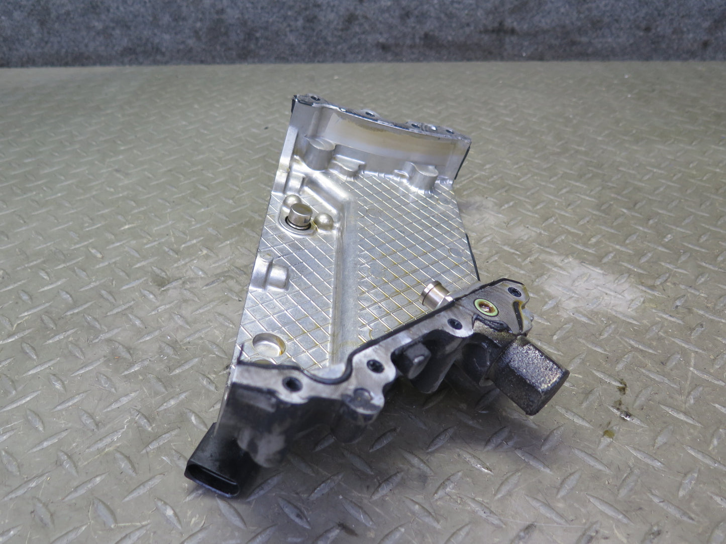 2006-2012 Bentley Flying Spur 6.0L Engine Right Timing Chain Cover