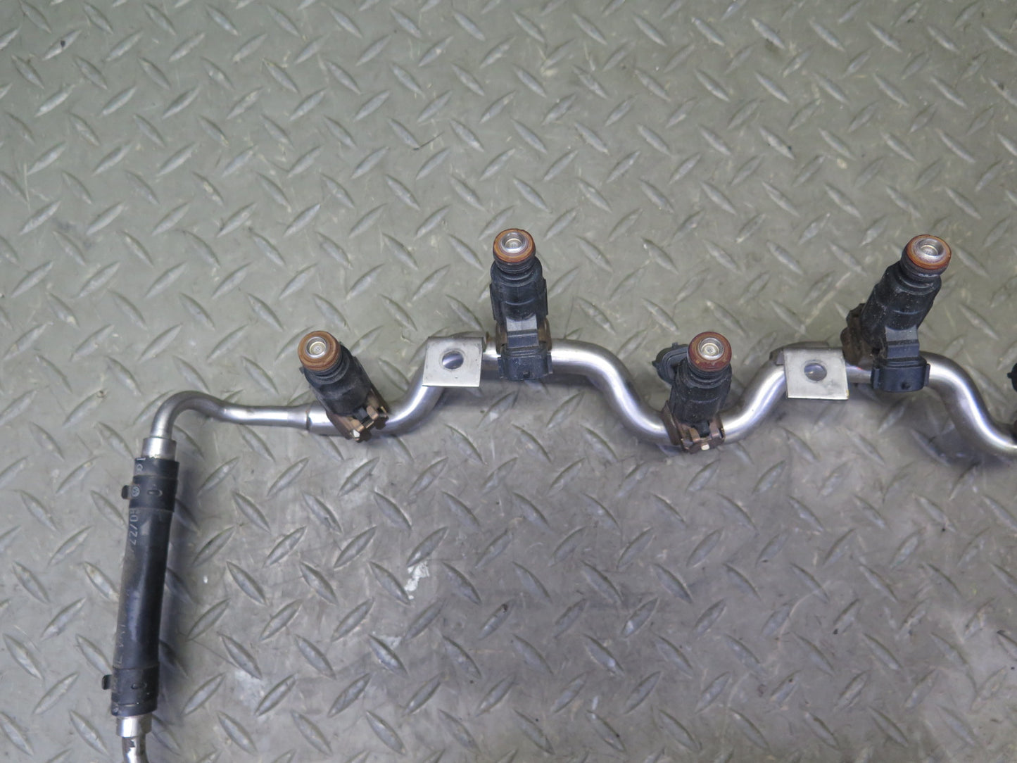 2006-2012 Bentley Flying Spur 6.0L Engine Fuel Rail W/ Injectors Set