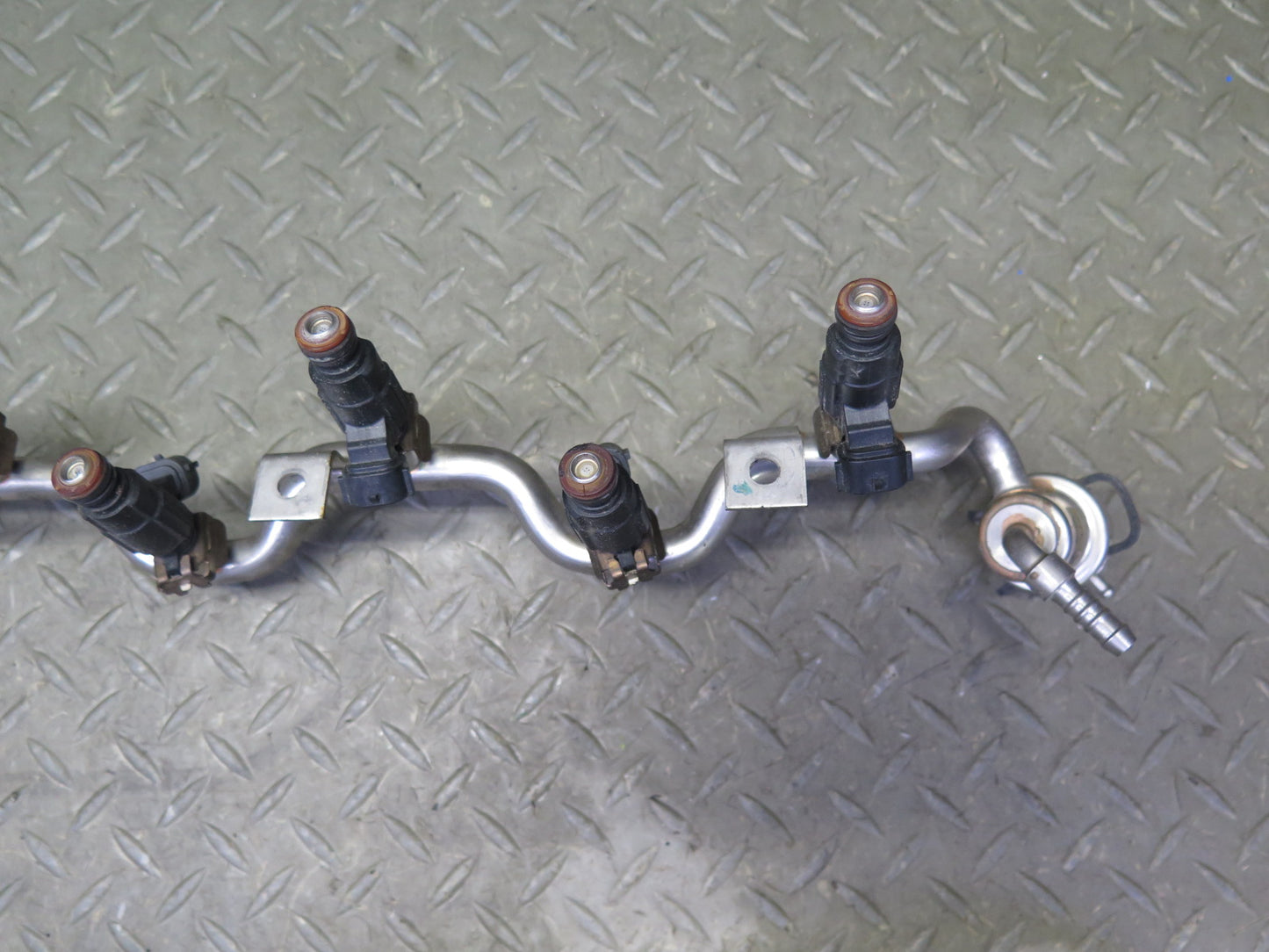 2006-2012 Bentley Flying Spur 6.0L Engine Fuel Rail W/ Injectors Set