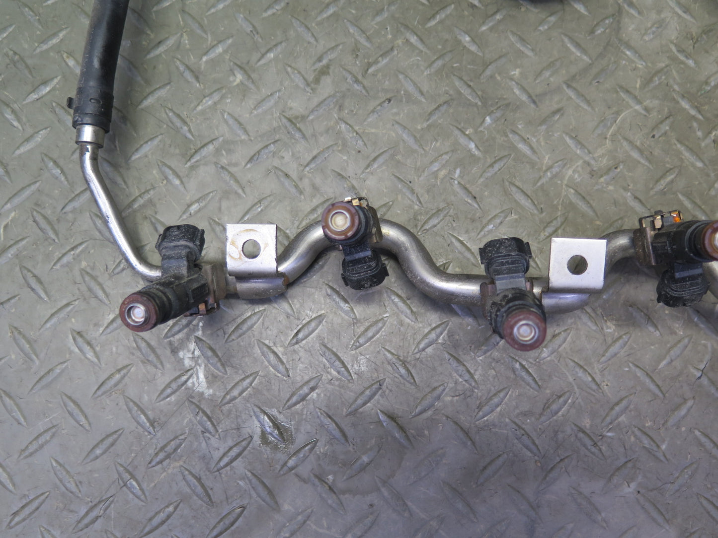 2006-2012 Bentley Flying Spur 6.0L Engine Fuel Rail W/ Injectors Set