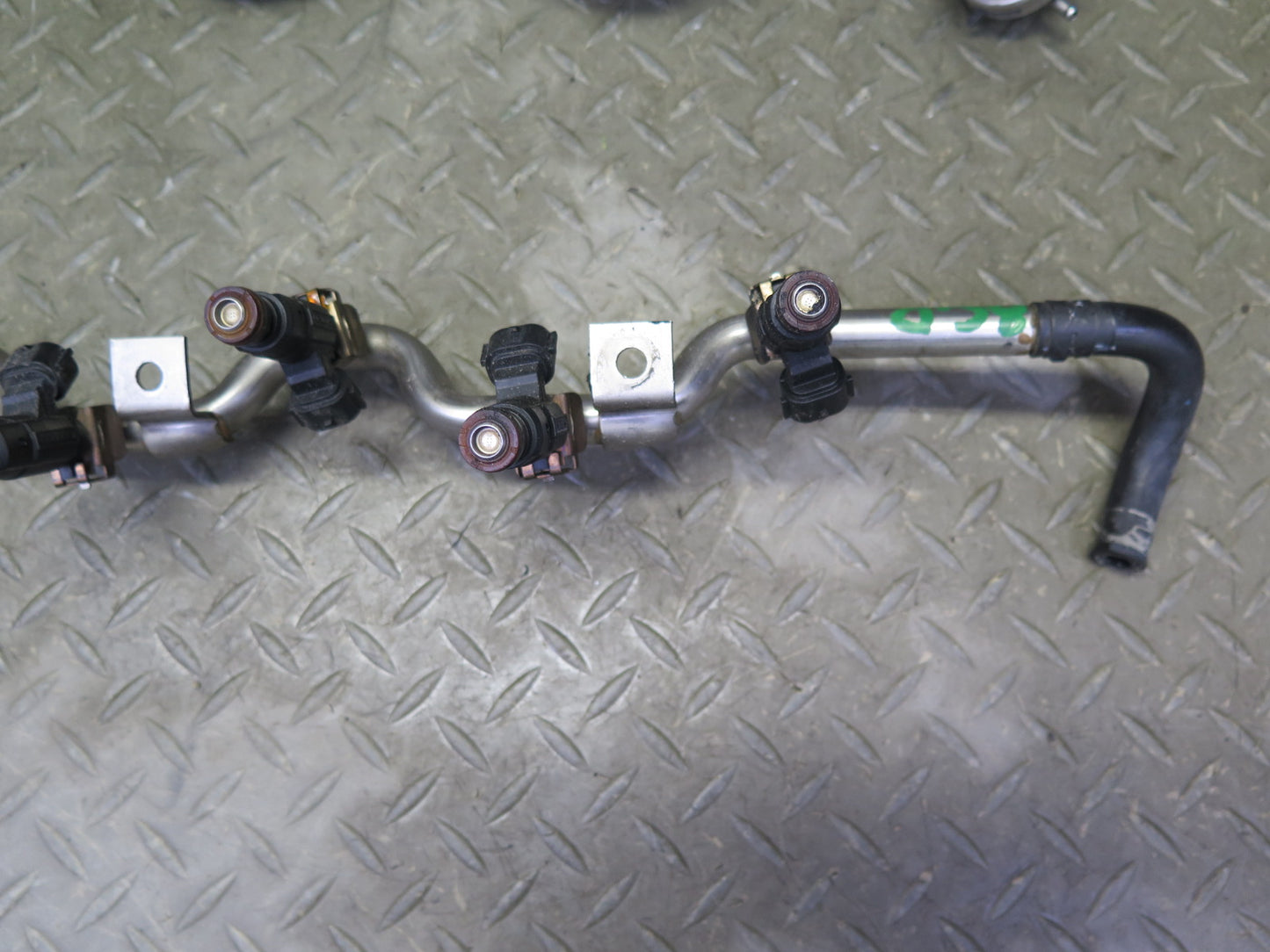 2006-2012 Bentley Flying Spur 6.0L Engine Fuel Rail W/ Injectors Set