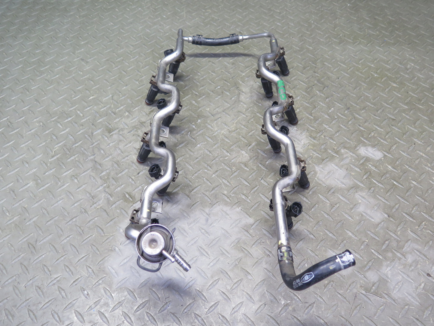 2006-2012 Bentley Flying Spur 6.0L Engine Fuel Rail W/ Injectors Set
