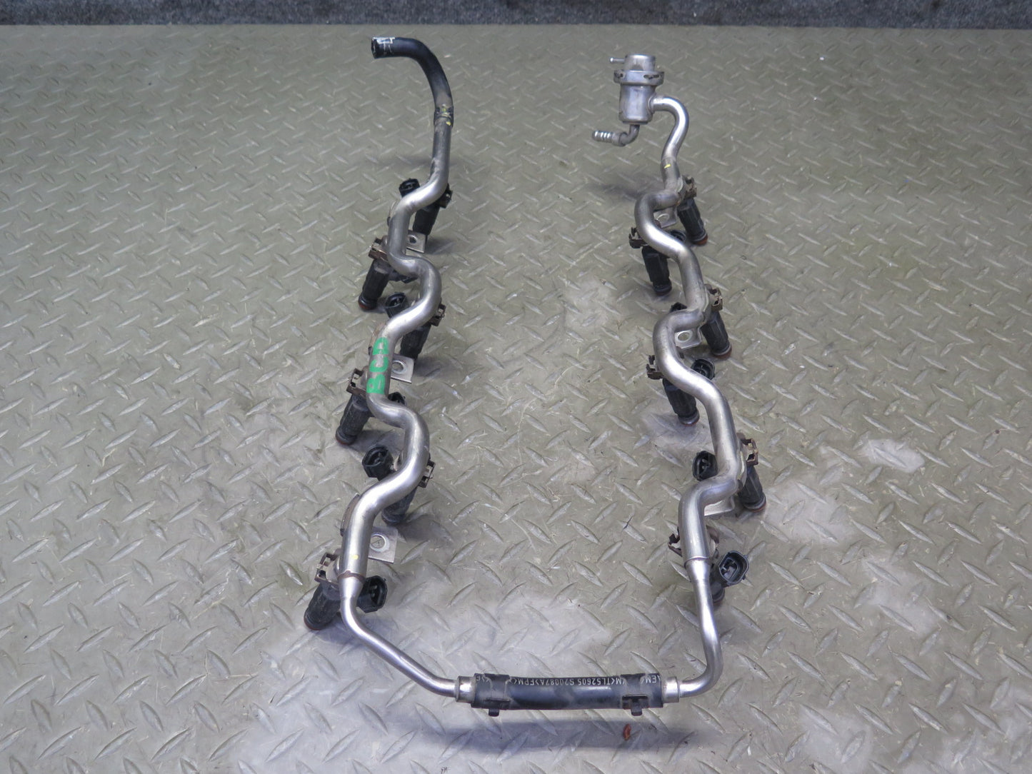 2006-2012 Bentley Flying Spur 6.0L Engine Fuel Rail W/ Injectors Set