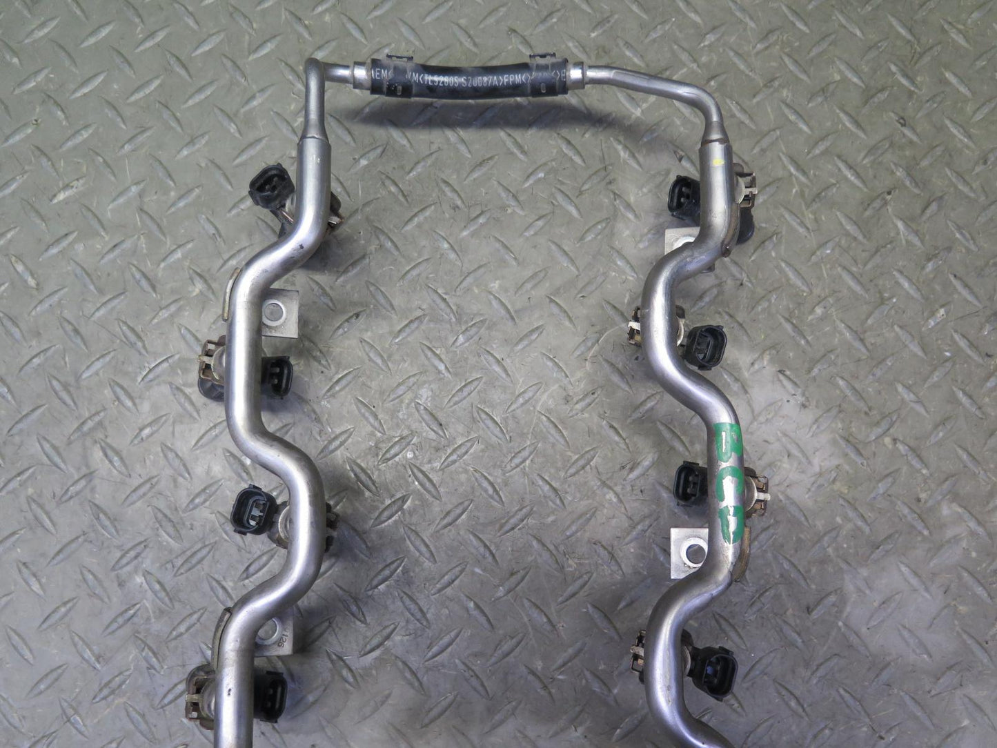 2006-2012 Bentley Flying Spur 6.0L Engine Fuel Rail W/ Injectors Set
