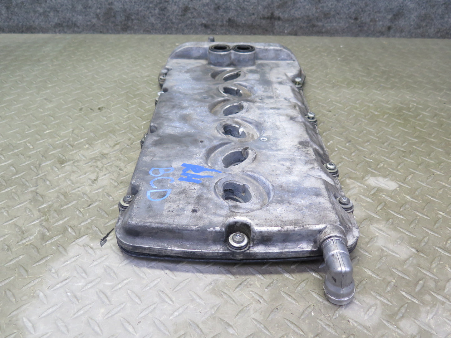 2006-2012 Bentley Flying Spur 6.0L Engine Motor Right Side Valve Cover