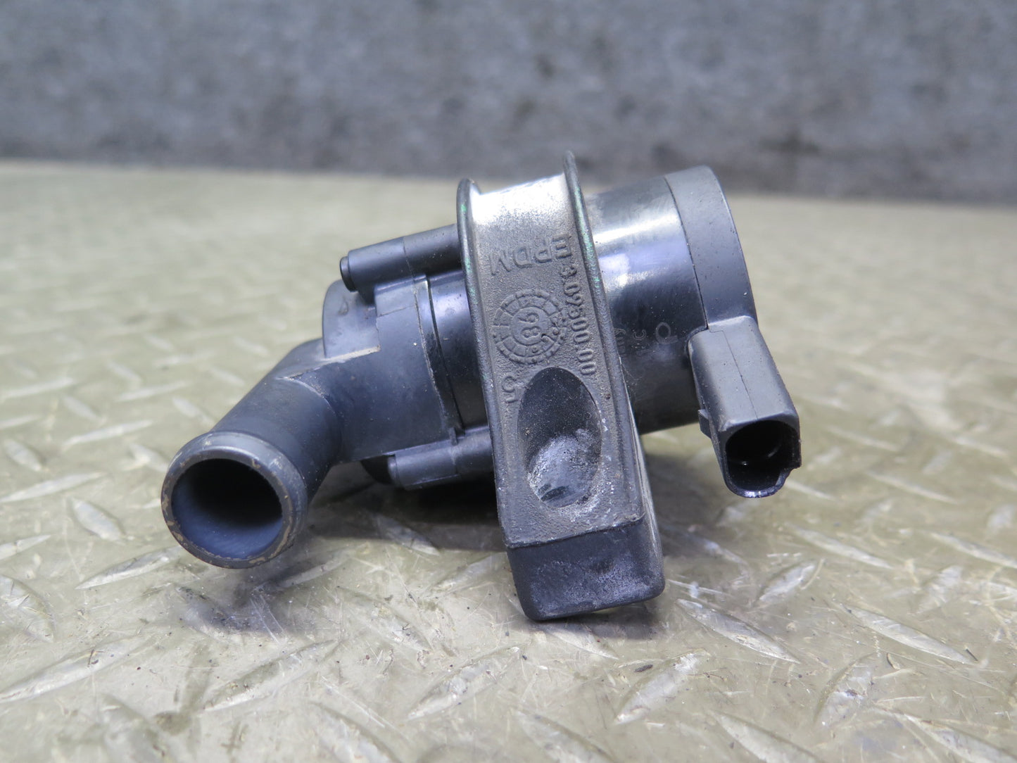 2006-2012 Bentley Flying Spur 6.0L Engine  Auxiliary Water Coolant Pump Set