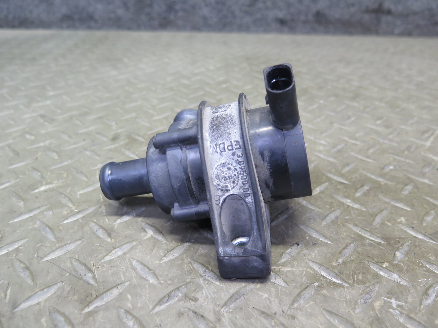 2006-2012 Bentley Flying Spur 6.0L Engine  Auxiliary Water Coolant Pump Set