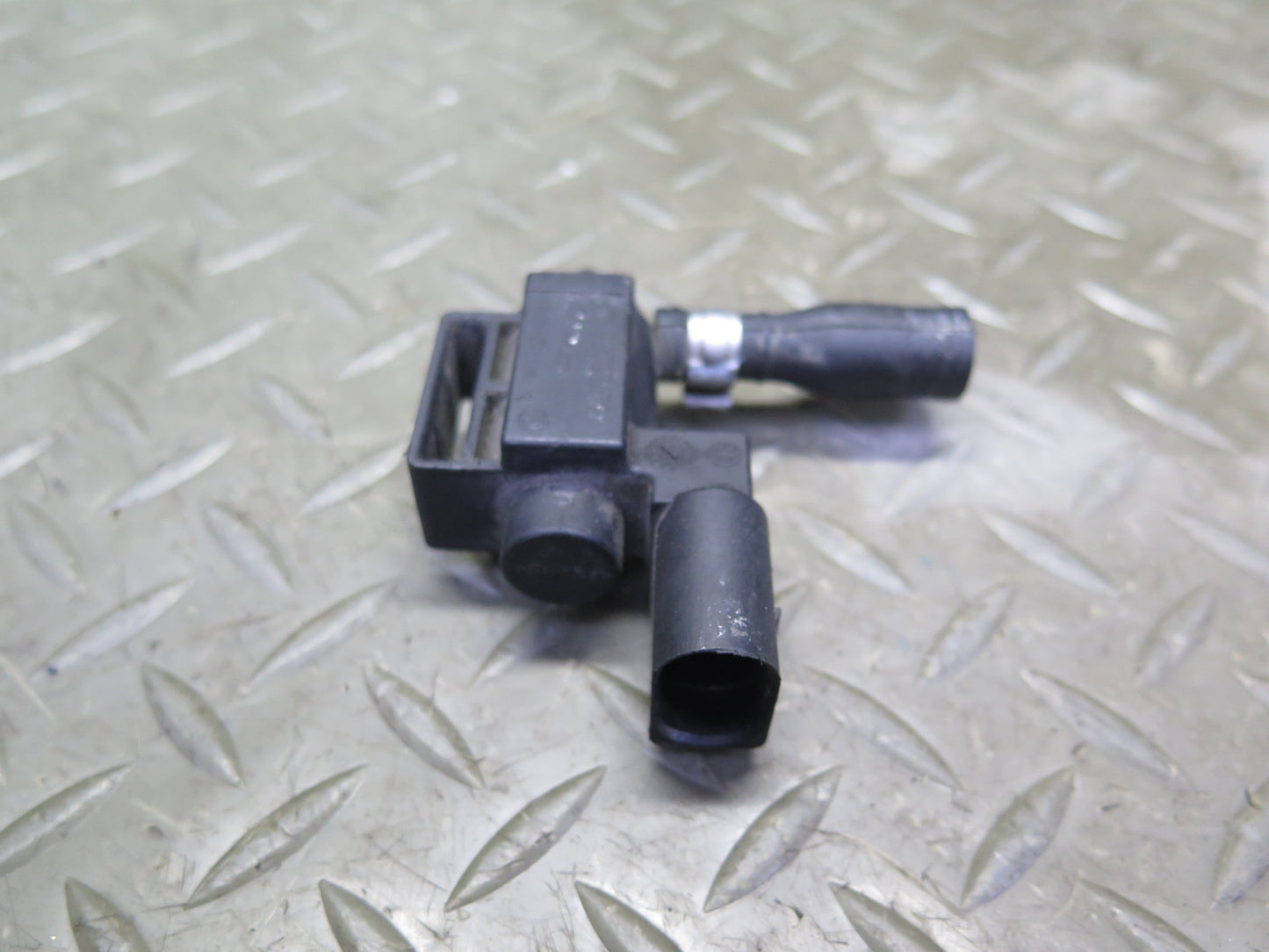 2006-2012 Bentley Flying Spur 6.0L Engine Turbo Boost Solenoid Vacuum Valve