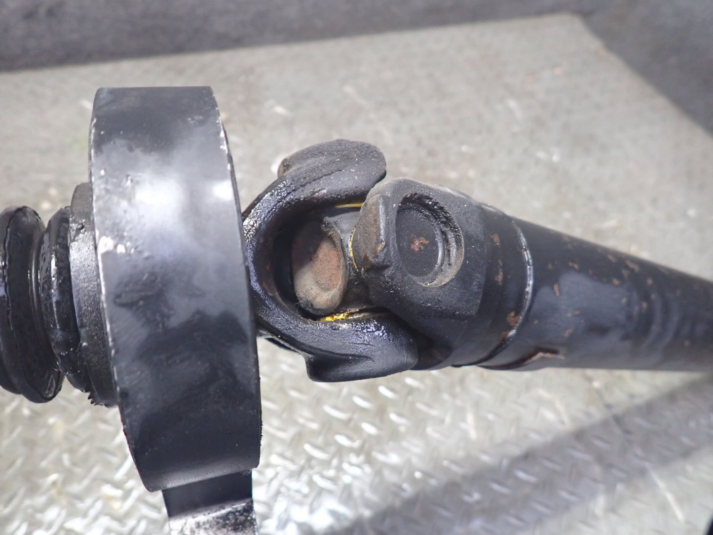 06-07 BMW E85 Z4 A/T N52 Rear Driveshaft Drive Shaft 109K Miles OEM