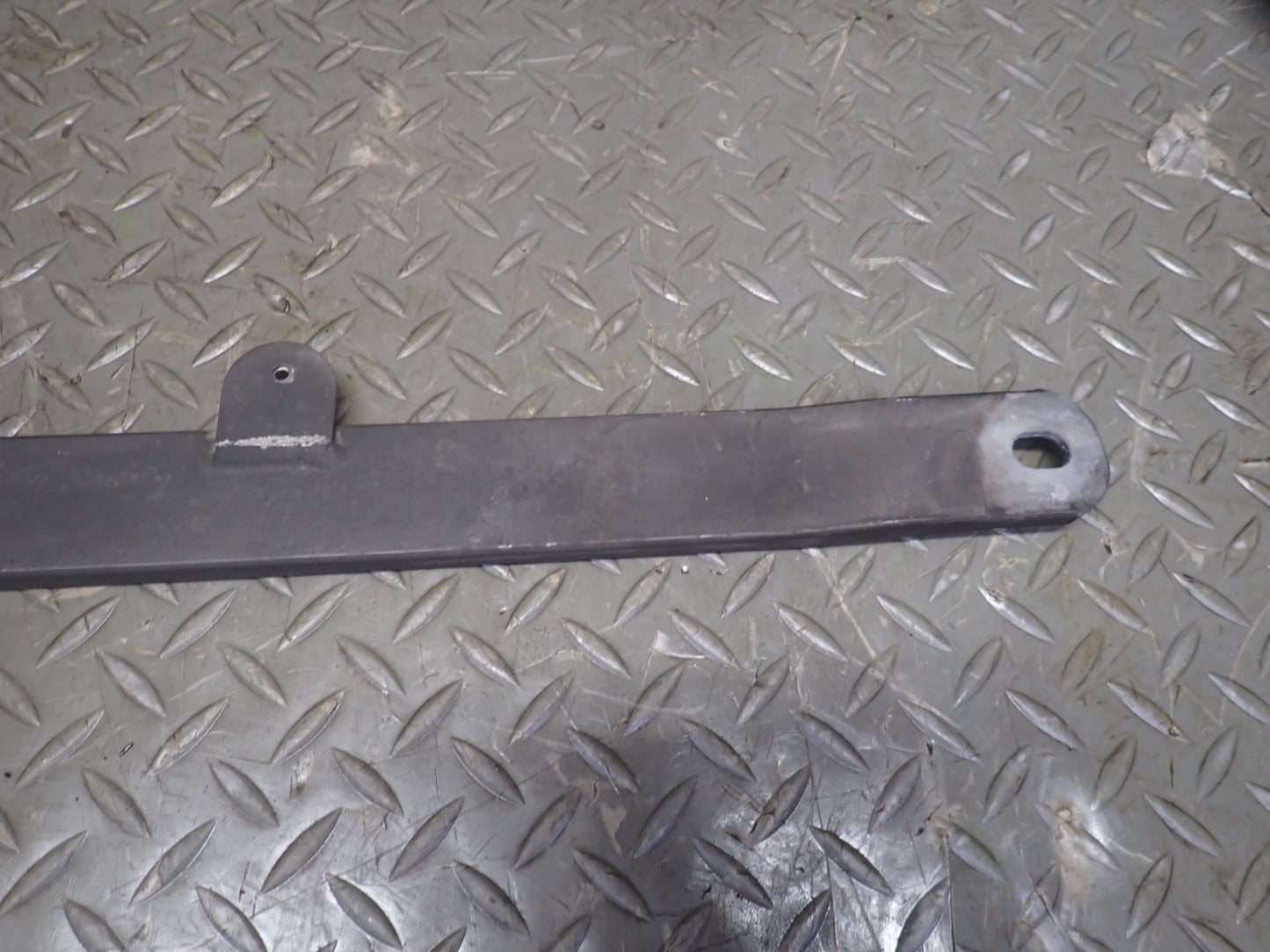 03-08 BMW E85 Z4 Set of 2 Rear Suspension Subframe Support Rail Bracket OEM
