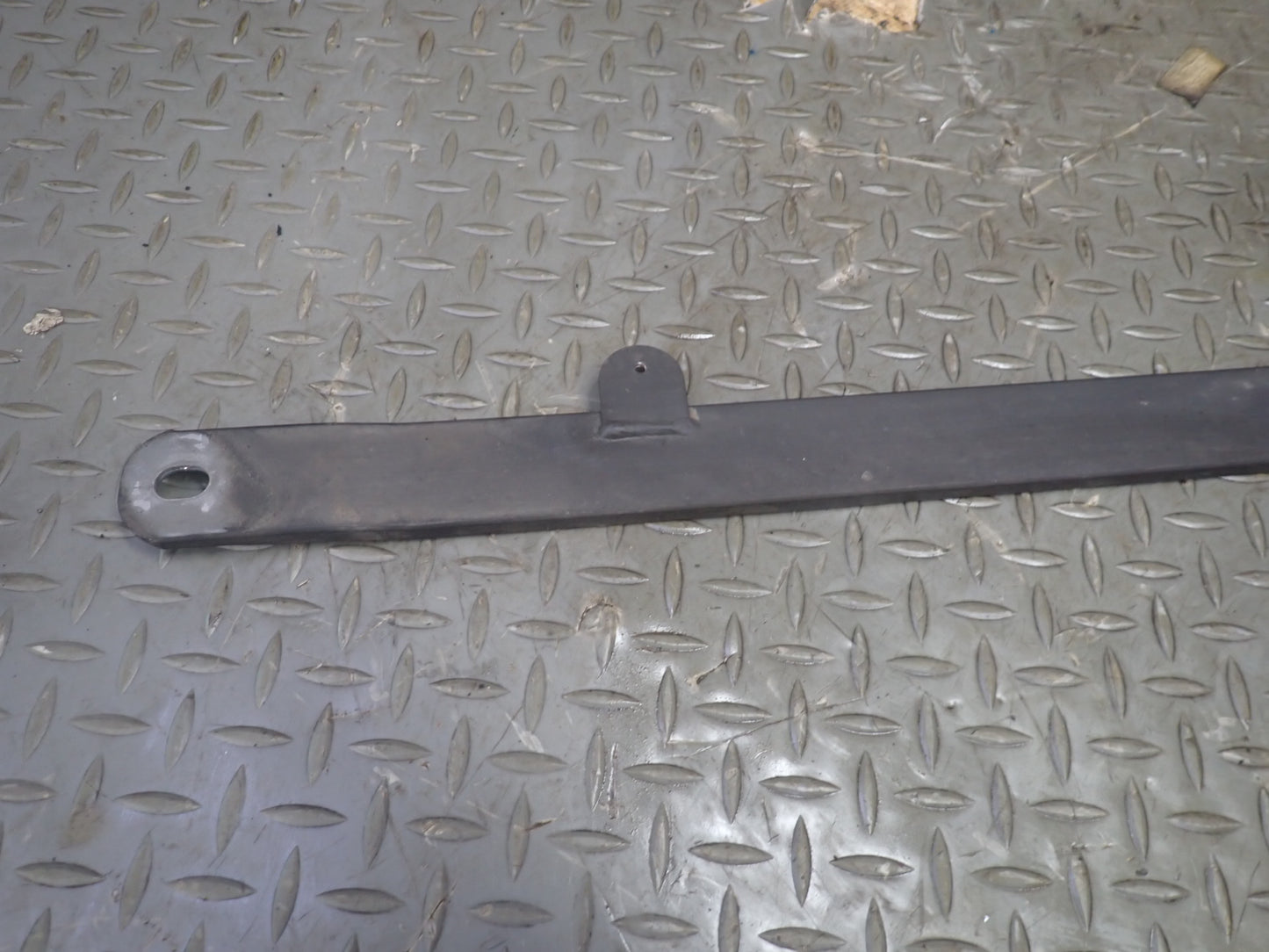 03-08 BMW E85 Z4 Set of 2 Rear Suspension Subframe Support Rail Bracket OEM