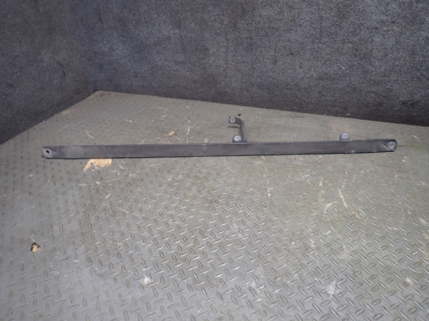 03-08 BMW E85 Z4 Set of 2 Rear Suspension Subframe Support Rail Bracket OEM