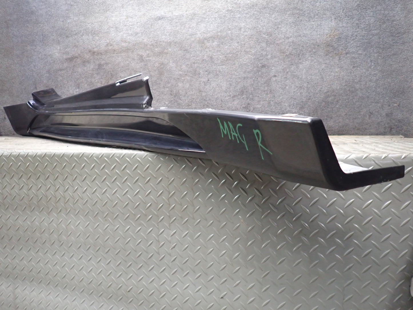 2012 Maserati Granturismo S M145 Coupe Side Skirt Rocker Panel Molding Set of 2