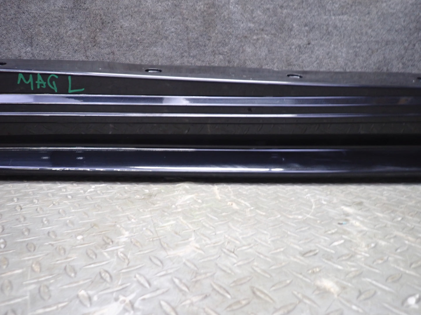 2012 Maserati Granturismo S M145 Coupe Side Skirt Rocker Panel Molding Set of 2