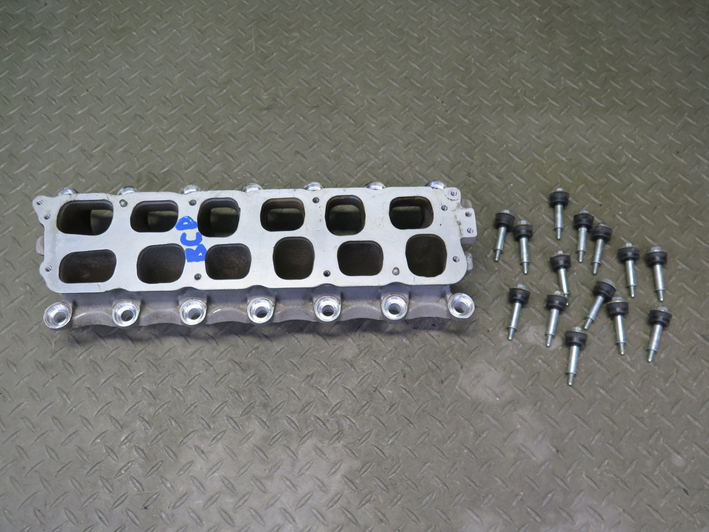 2006-2012 Bentley Flying Spur 6.0L Engine Lower Intake Manifold