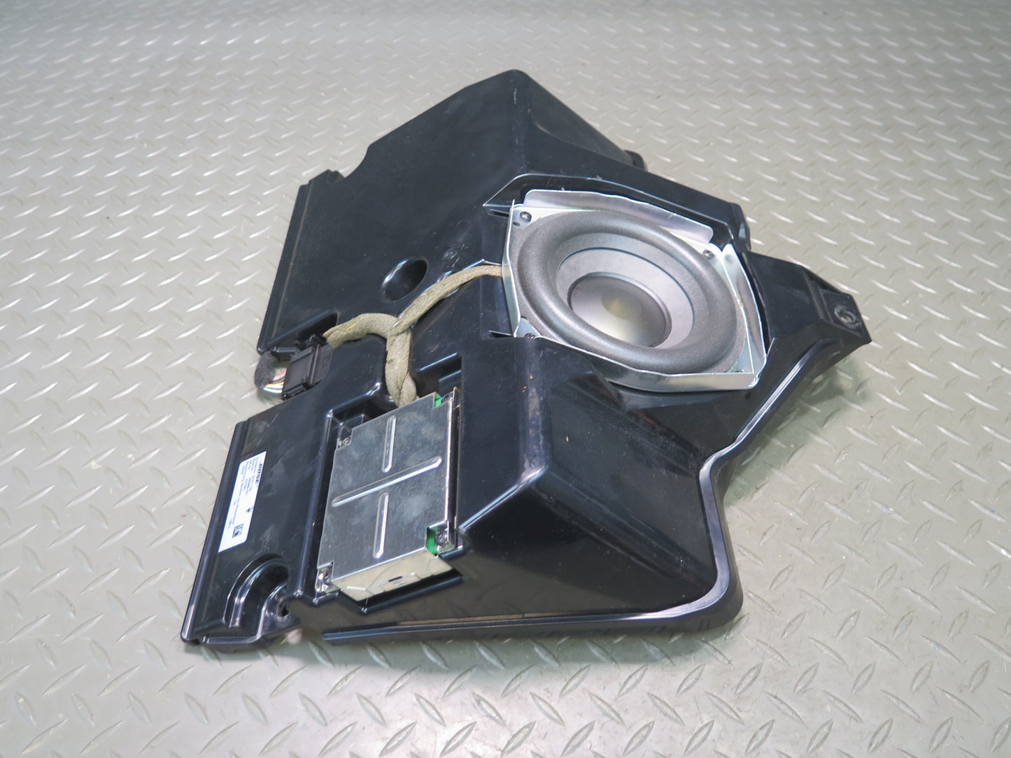 2008-2019 Maserati Granturismo M145 Front Bose Subwoofer Speaker Box 447082