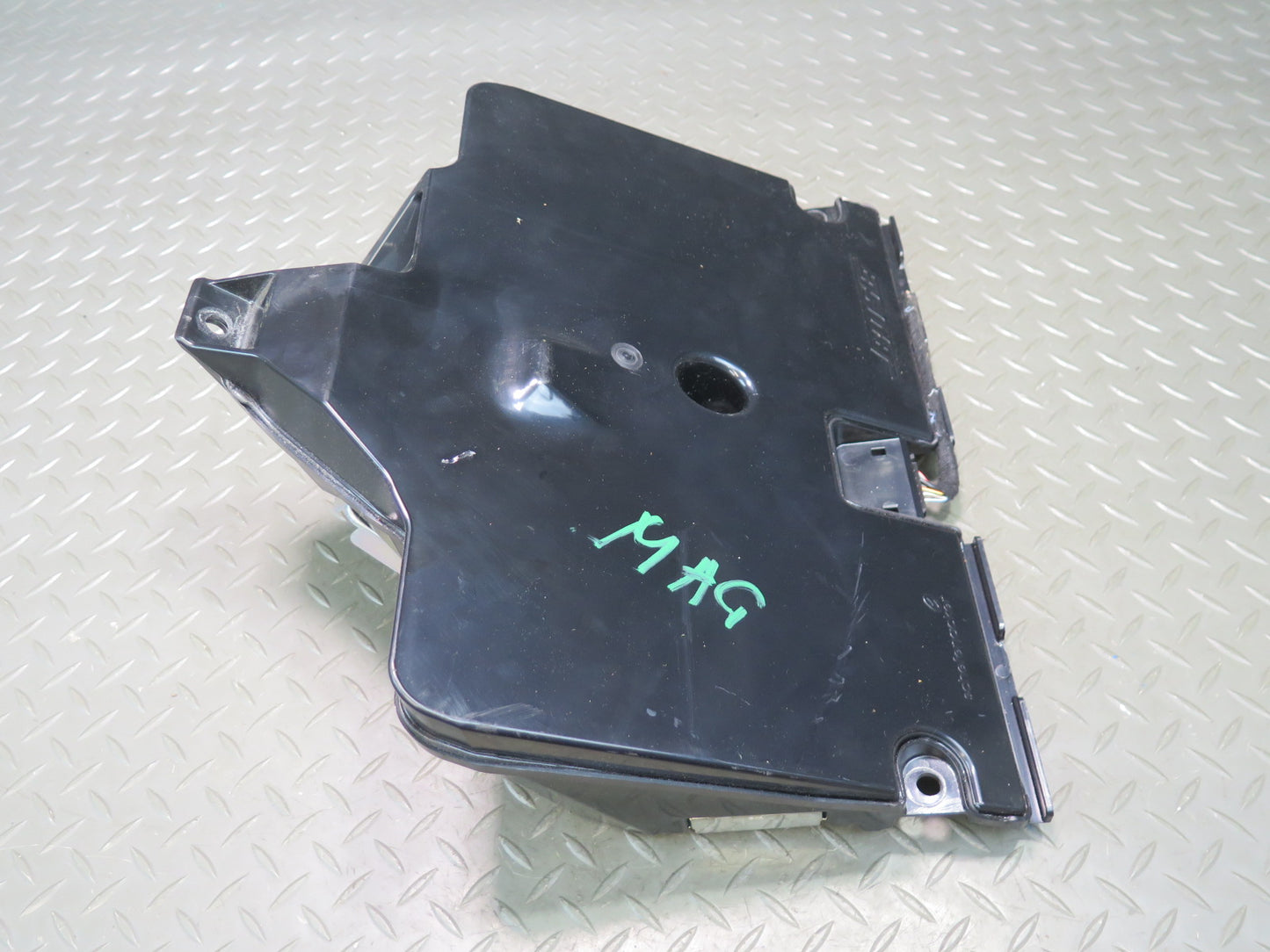 2008-2019 Maserati Granturismo M145 Front Bose Subwoofer Speaker Box 447082