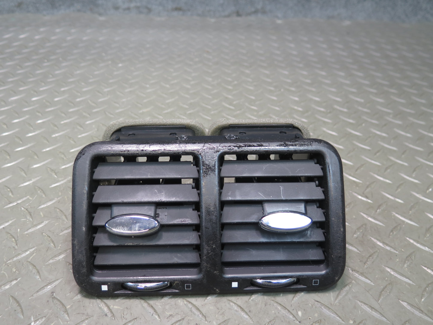 2008-2019 Maserati Granturismo M145 Rear Center Console A/C Air Vent Grille