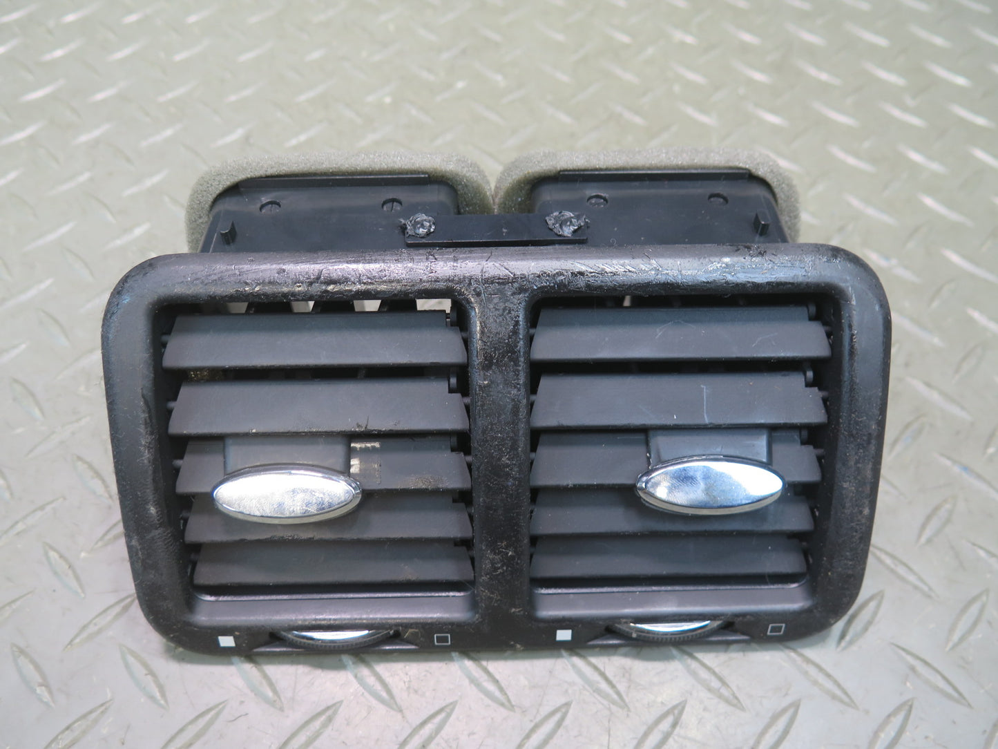 2008-2019 Maserati Granturismo M145 Rear Center Console A/C Air Vent Grille