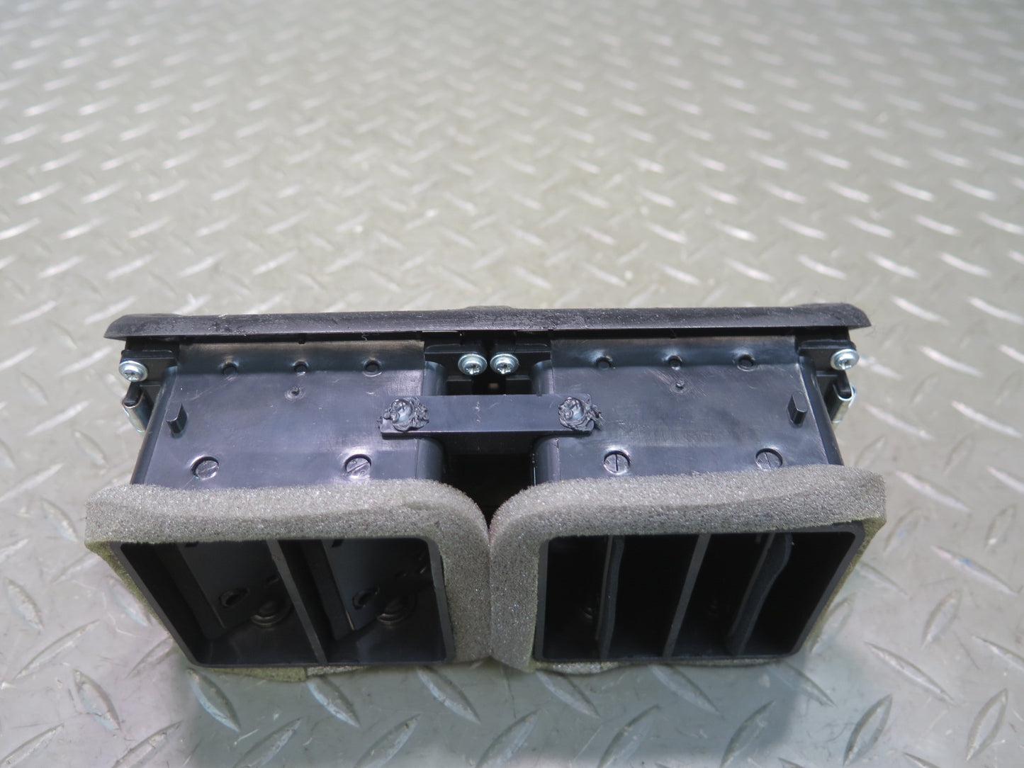 2008-2019 Maserati Granturismo M145 Rear Center Console A/C Air Vent Grille