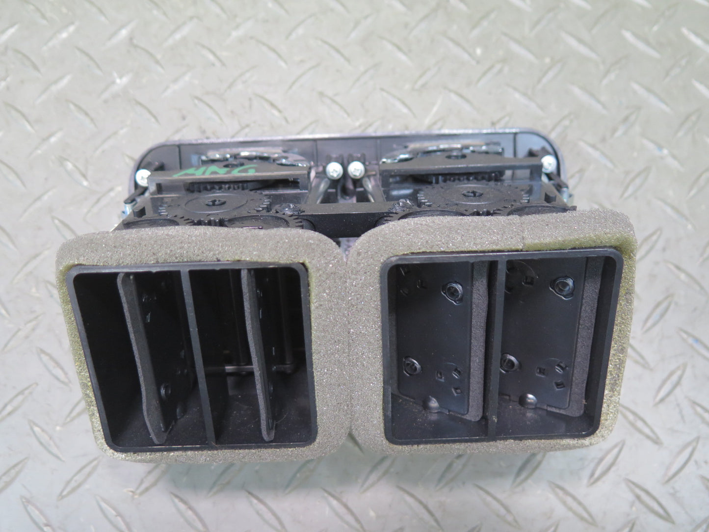 2008-2019 Maserati Granturismo M145 Rear Center Console A/C Air Vent Grille