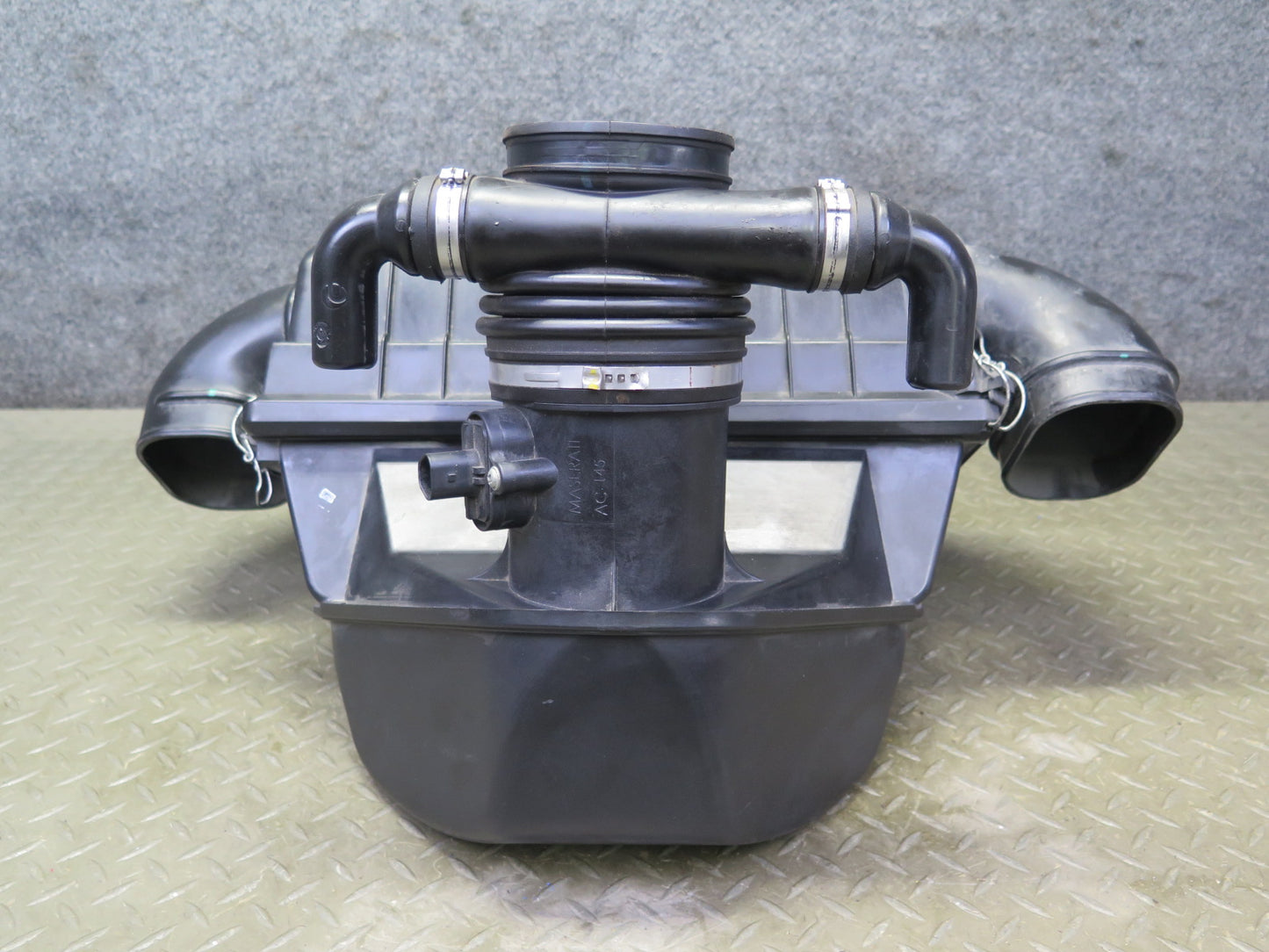 2009-2019 Maserati Granturismo M145 4.7L Air Intake Cleaner Filter Box w Sensor