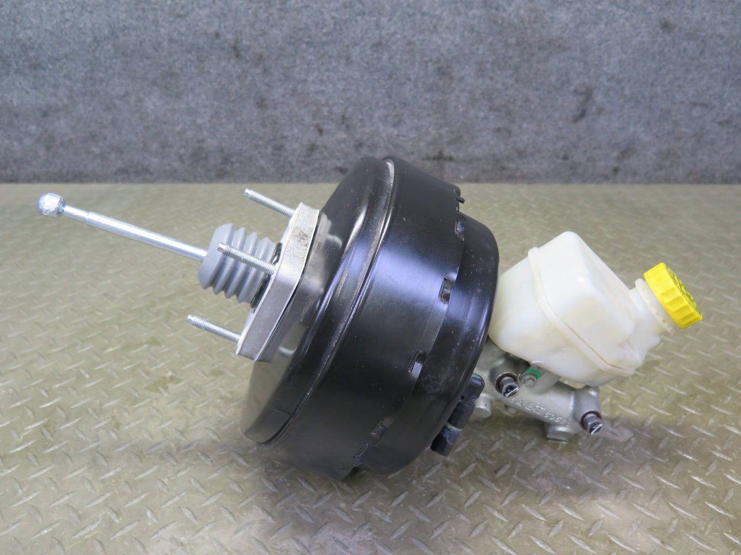 2008-2019 Maserati Granturismo M145 Brake Master Cylinder Booster Reservoir