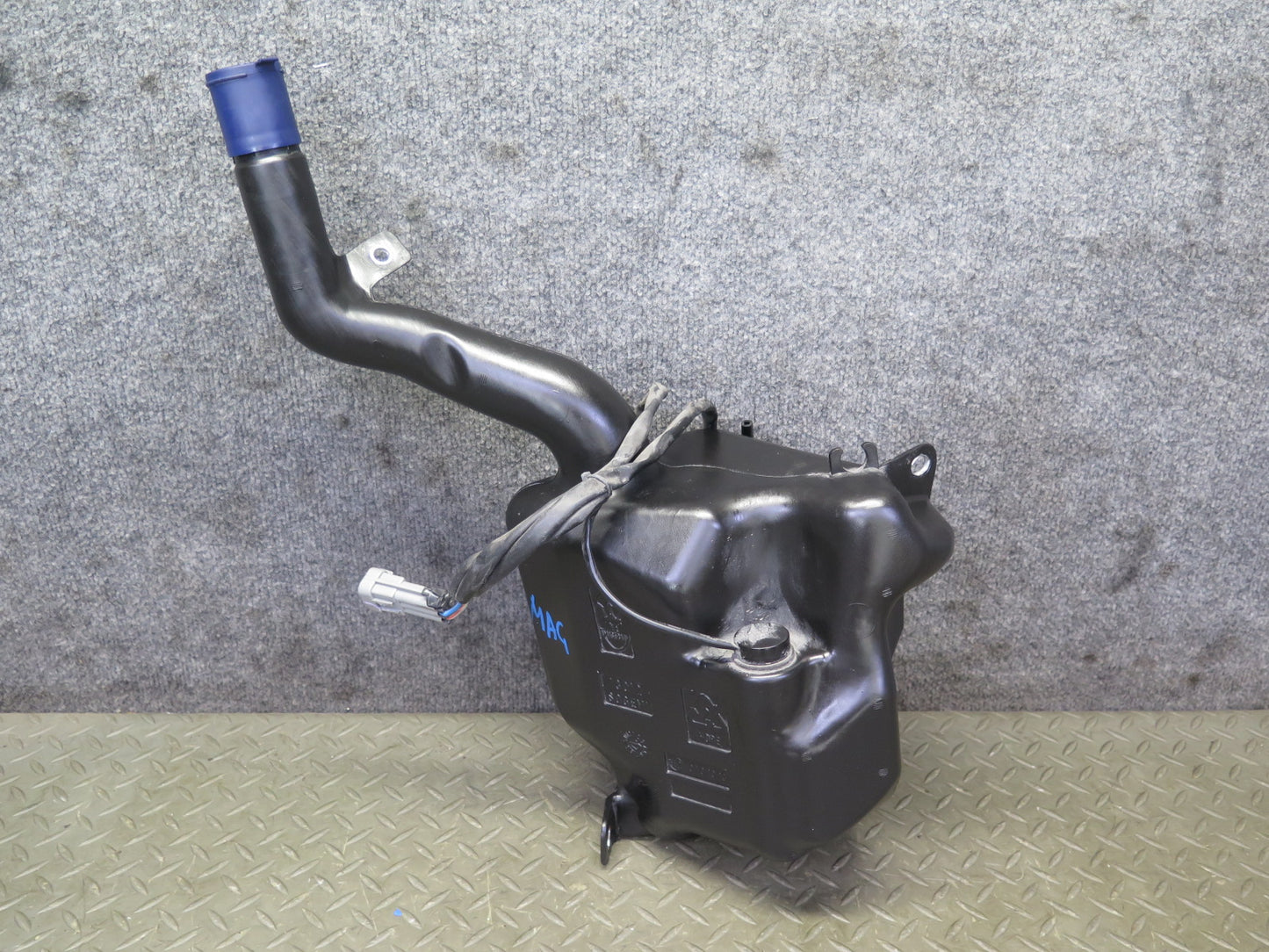 2008-2019 Maserati Granturismo M145 Windshield Washer Fluid Reservoir Tank Pump