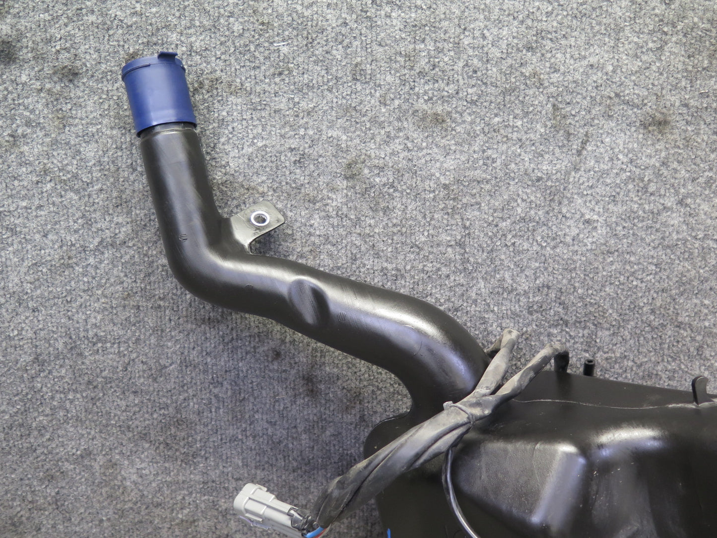 2008-2019 Maserati Granturismo M145 Windshield Washer Fluid Reservoir Tank Pump