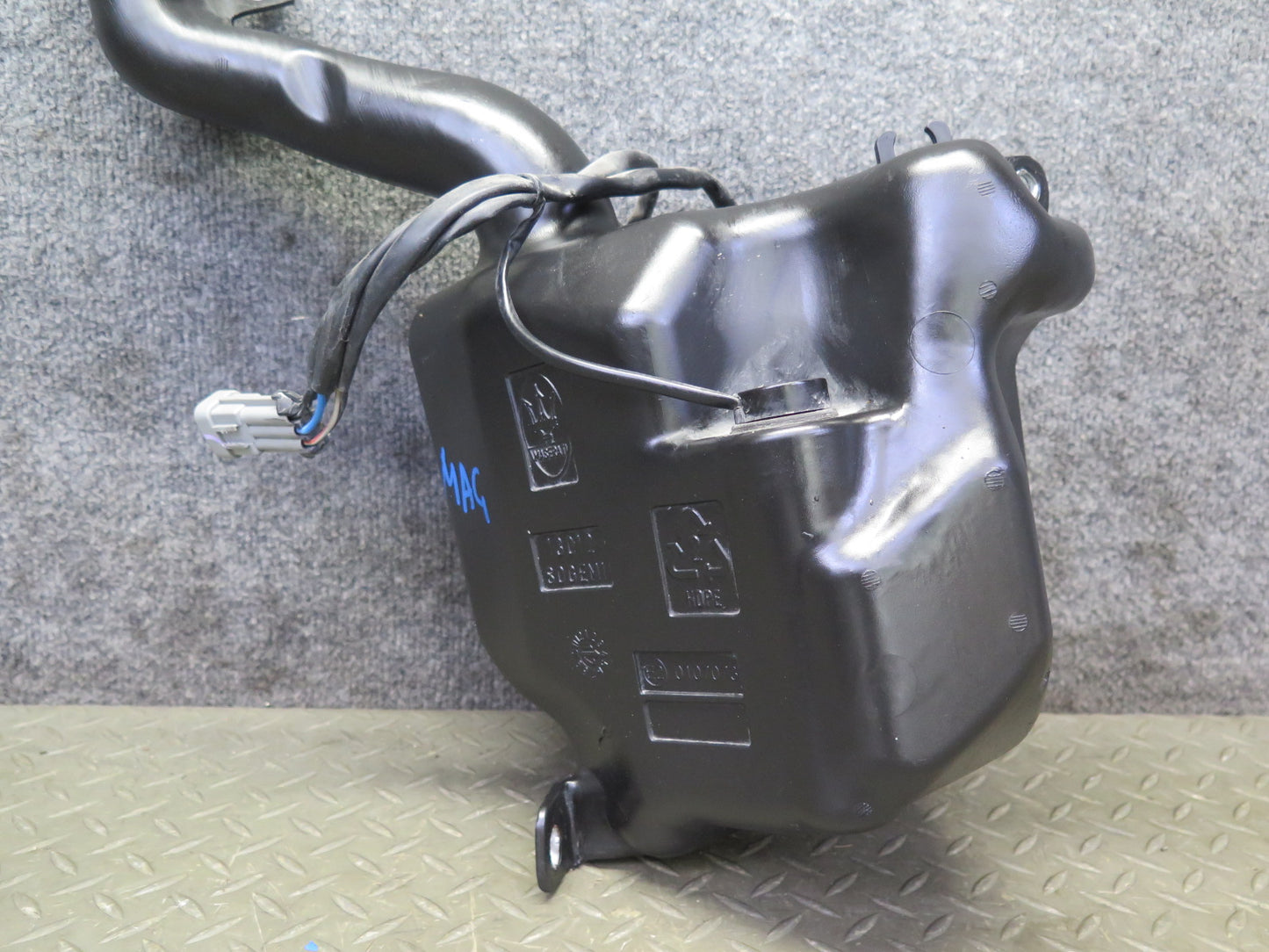 2008-2019 Maserati Granturismo M145 Windshield Washer Fluid Reservoir Tank Pump