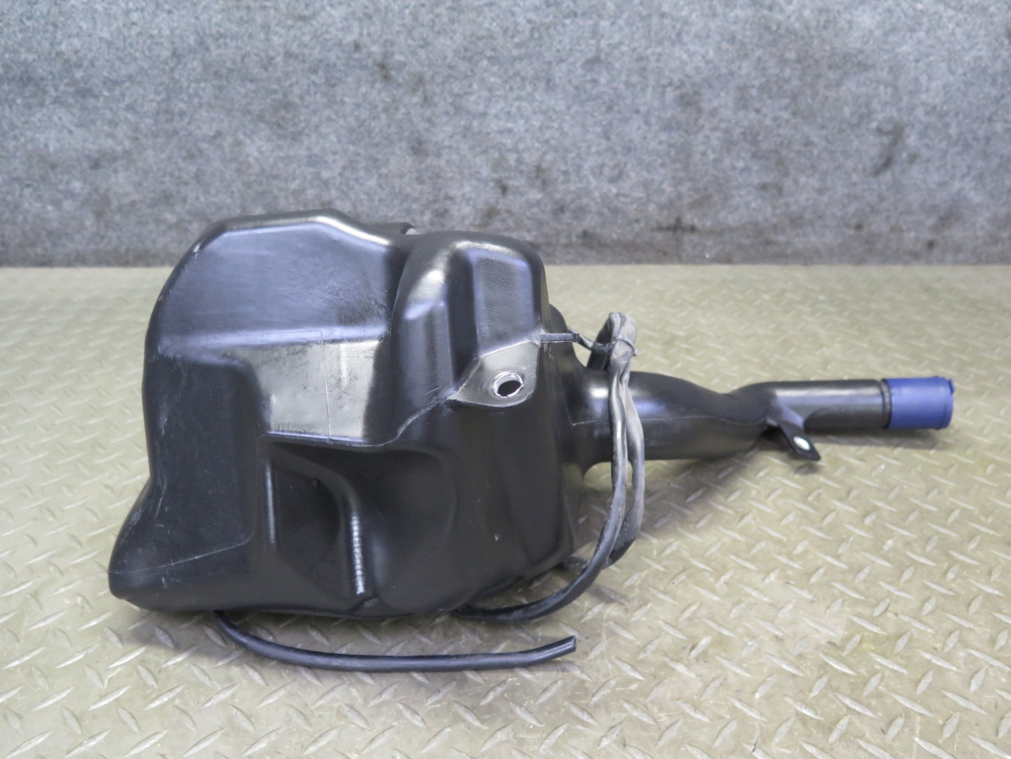 2008-2019 Maserati Granturismo M145 Windshield Washer Fluid Reservoir Tank Pump