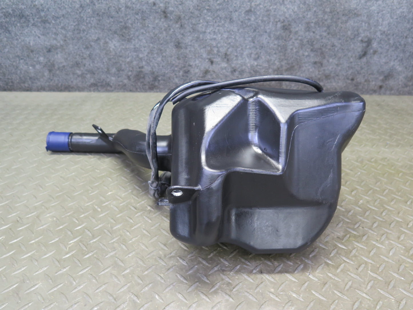 2008-2019 Maserati Granturismo M145 Windshield Washer Fluid Reservoir Tank Pump