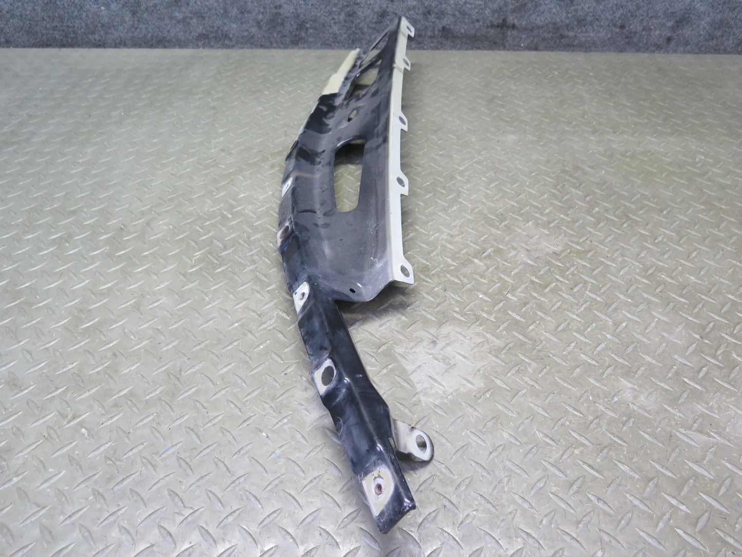 2008-2019 Maserati Granturismo M145 Front Left Fender Mount Bracket Support