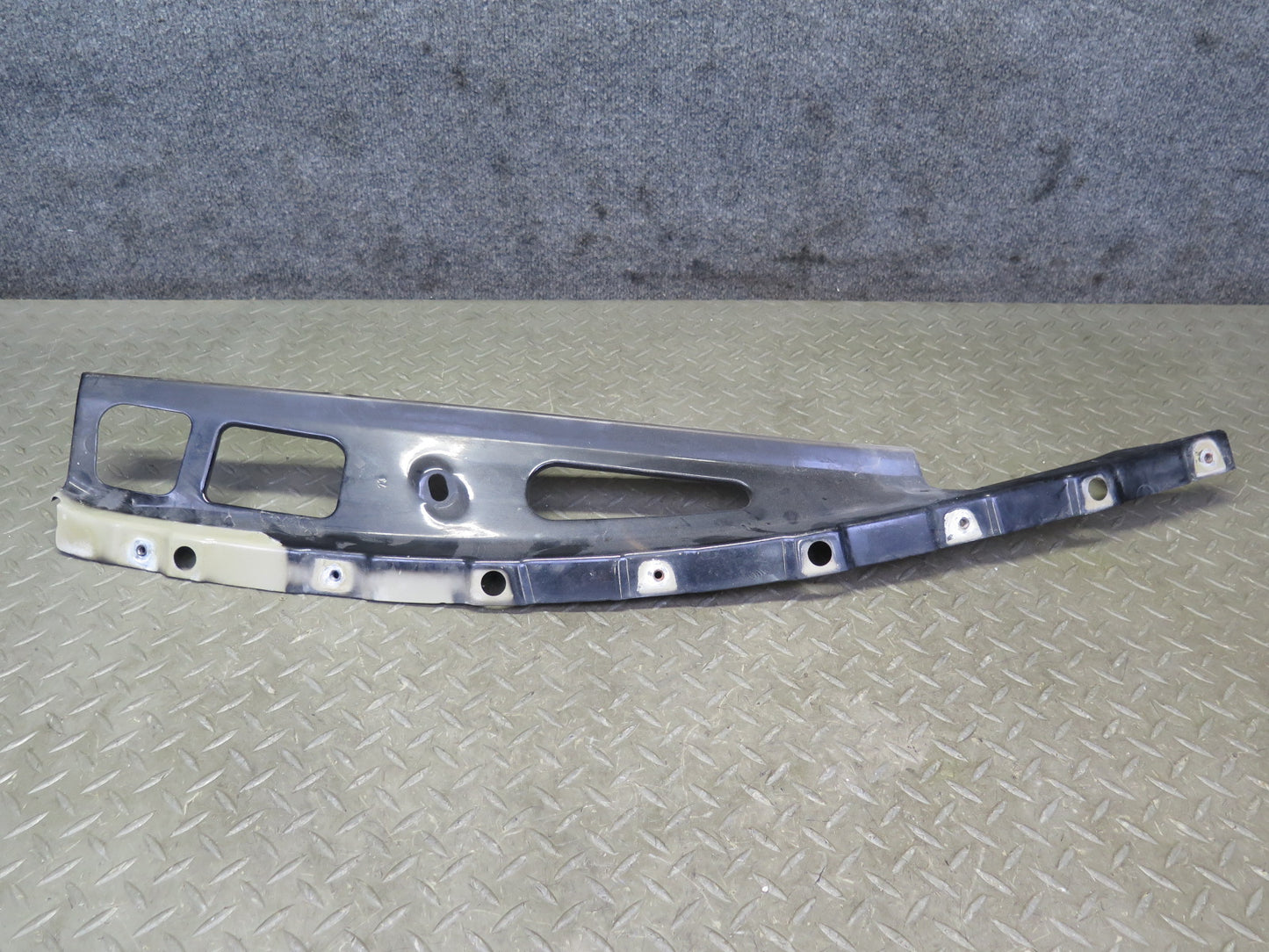 2008-2019 Maserati Granturismo M145 Front Left Fender Mount Bracket Support
