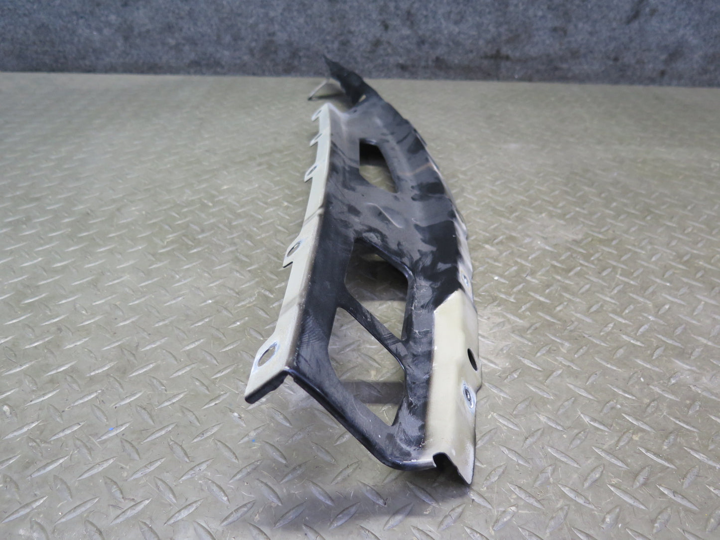 2008-2019 Maserati Granturismo M145 Front Left Fender Mount Bracket Support