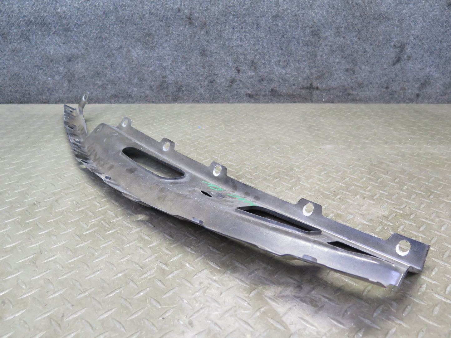 2008-2019 Maserati Granturismo M145 Front Left Fender Mount Bracket Support