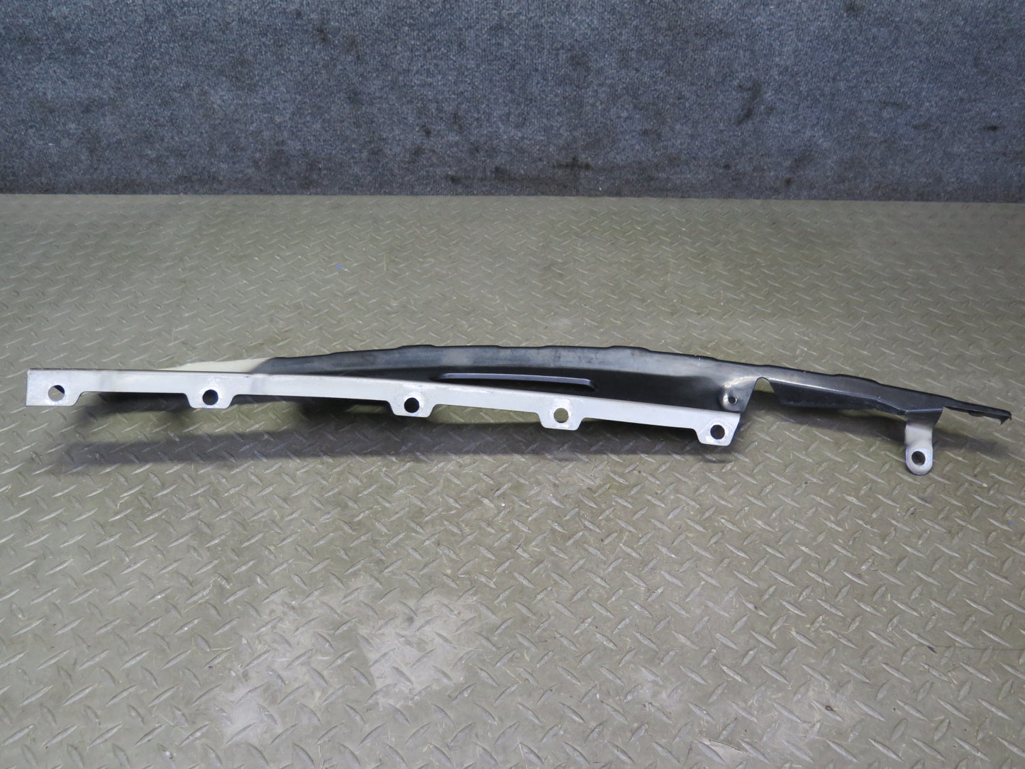 2008-2019 Maserati Granturismo M145 Front Right Fender Mount Bracket Support