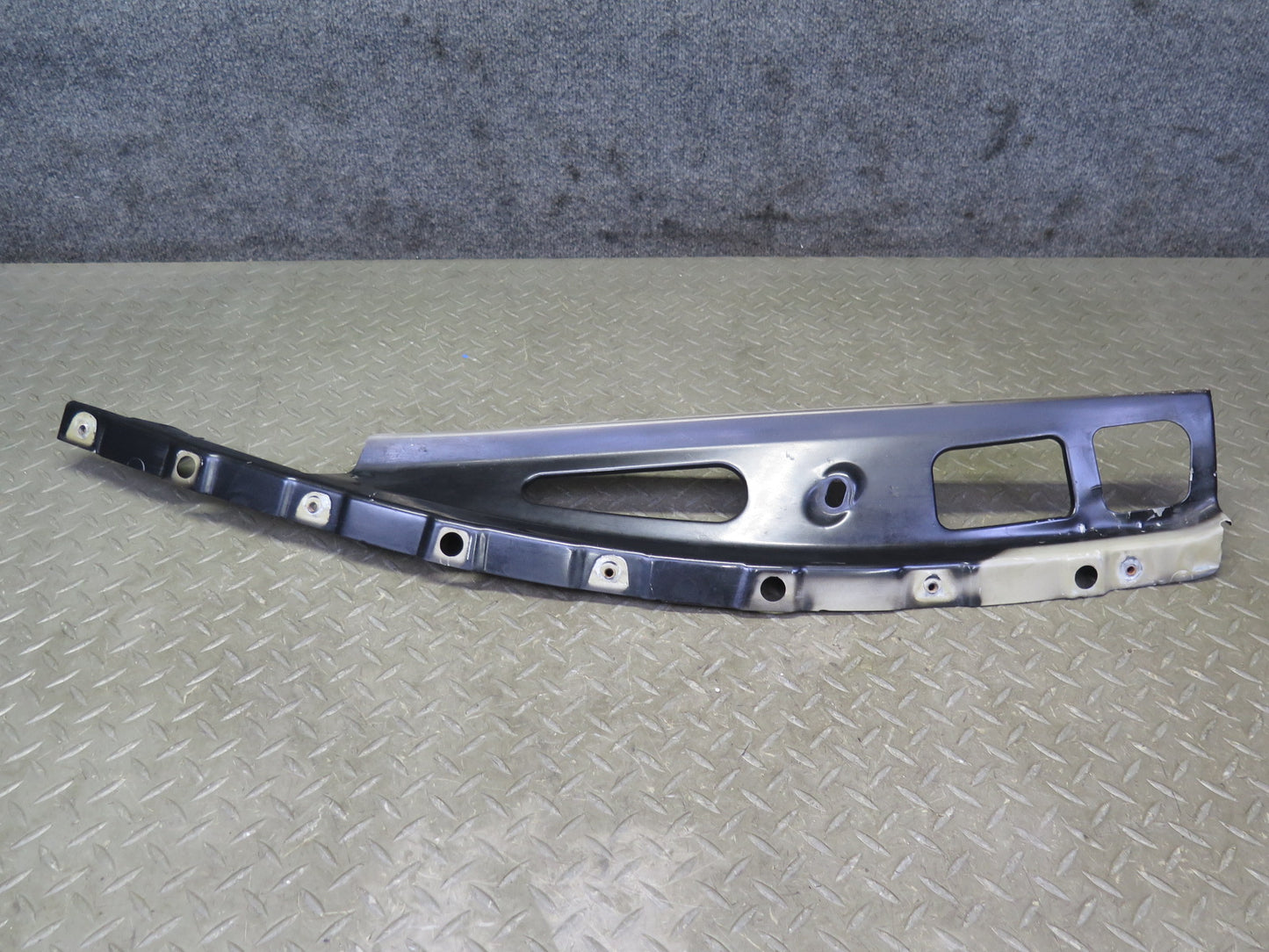 2008-2019 Maserati Granturismo M145 Front Right Fender Mount Bracket Support