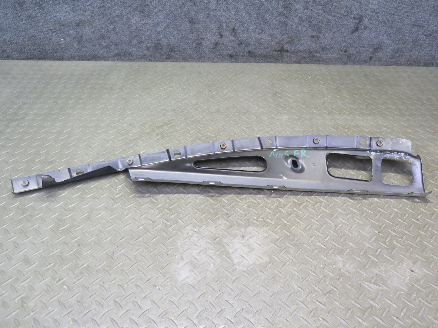 2008-2019 Maserati Granturismo M145 Front Right Fender Mount Bracket Support