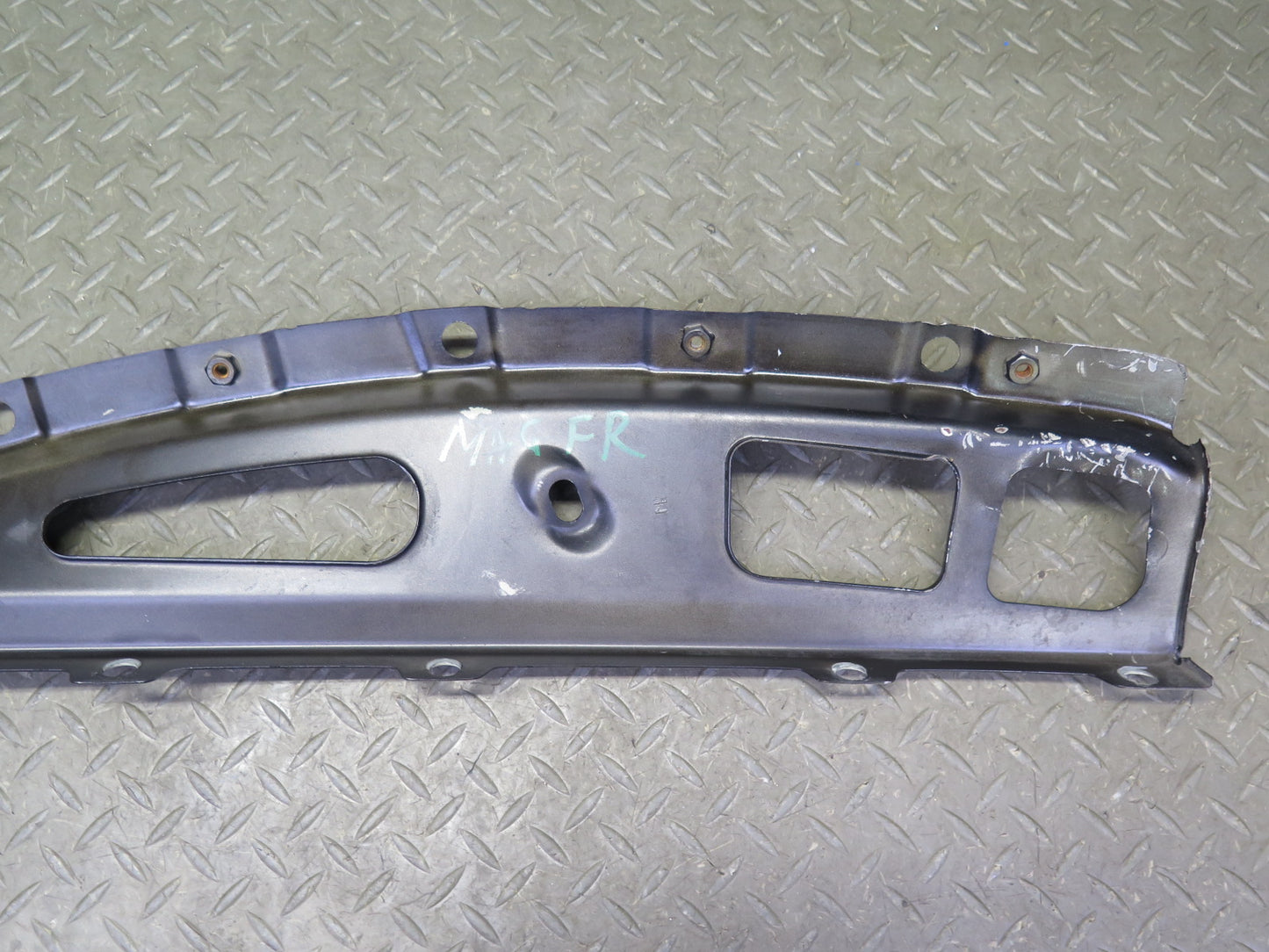 2008-2019 Maserati Granturismo M145 Front Right Fender Mount Bracket Support
