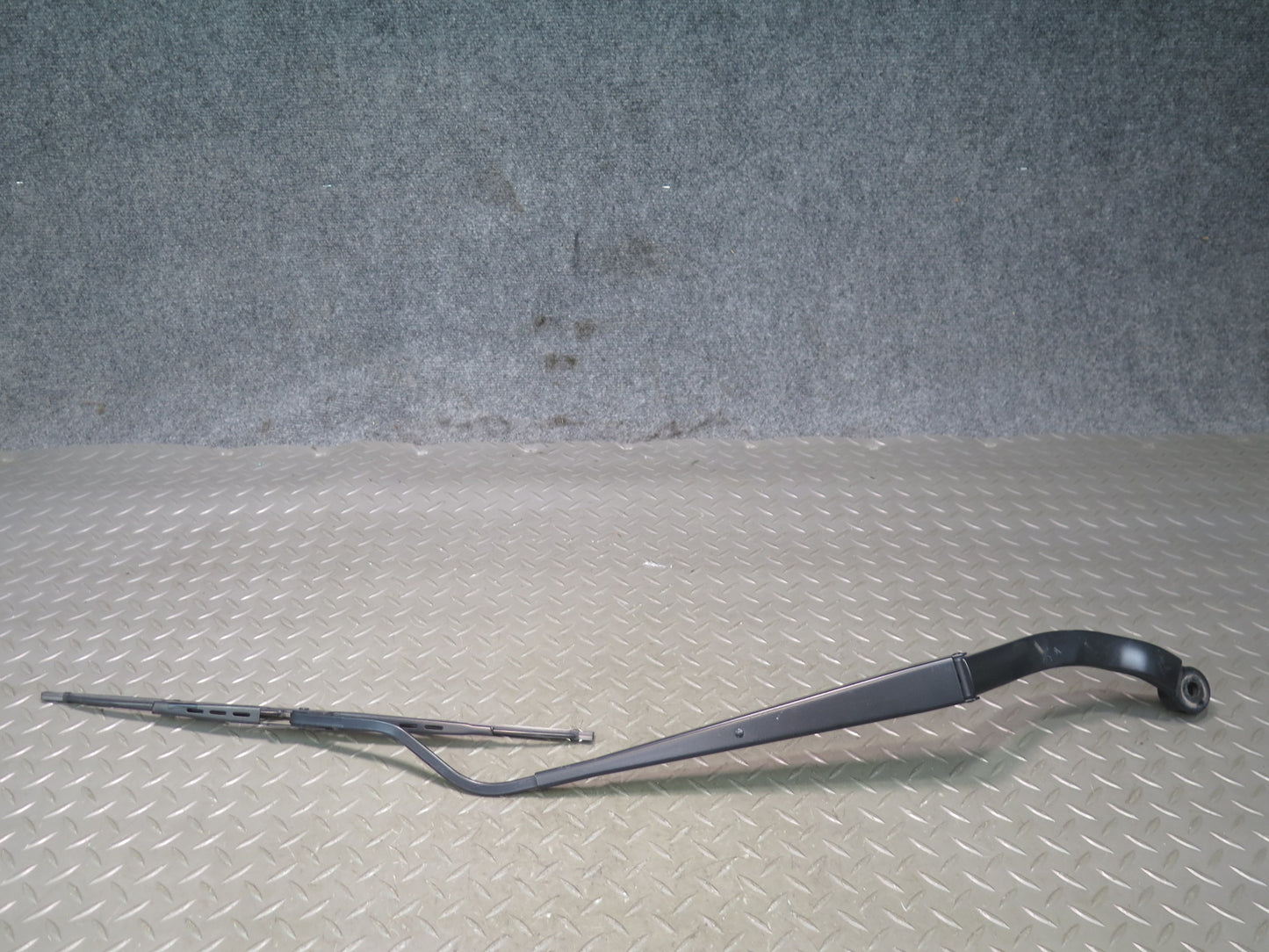 2008-2019 Maserati Granturismo M145 Front Left & Right Wiper Arm Set of 2