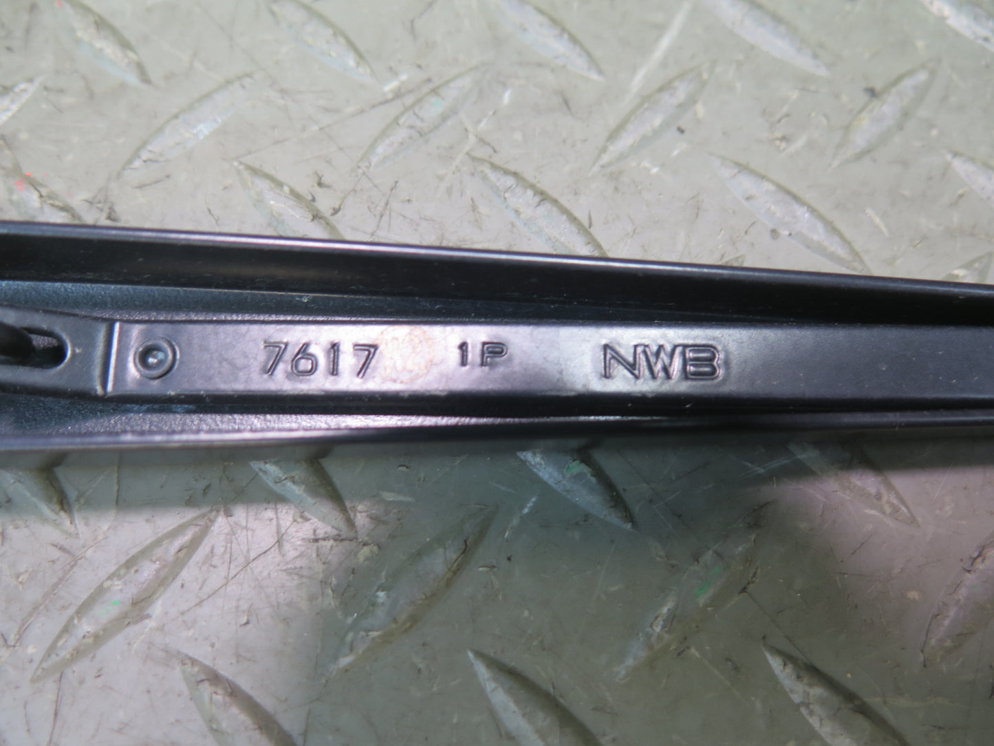 2008-2019 Maserati Granturismo M145 Front Left & Right Wiper Arm Set of 2