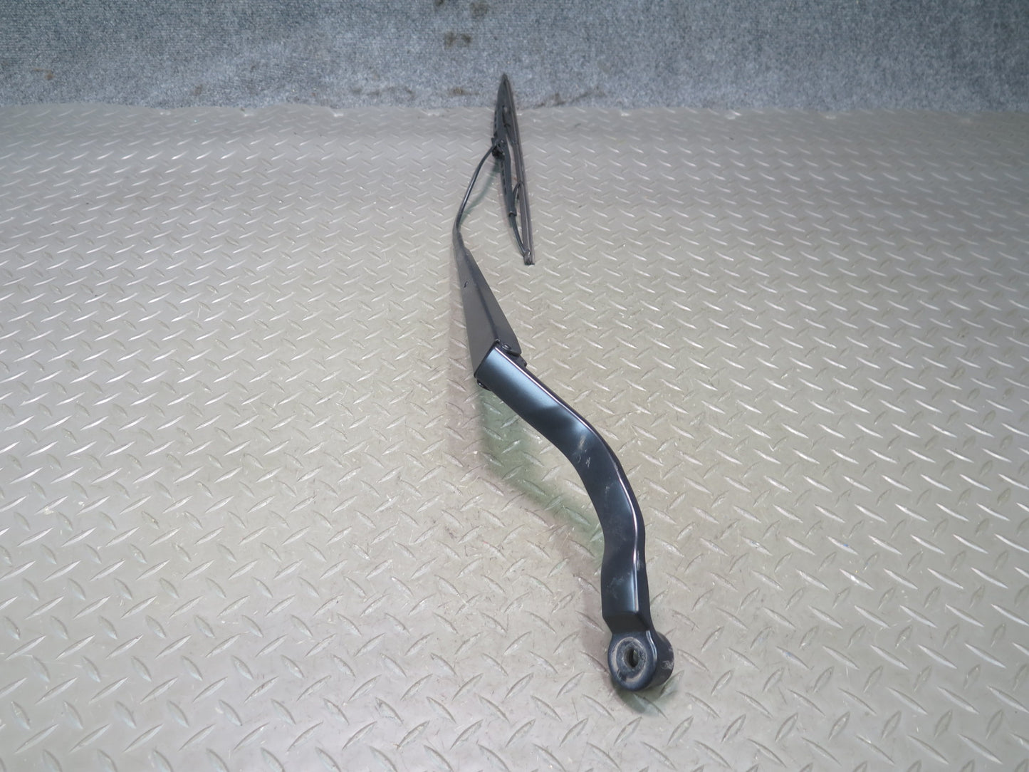 2008-2019 Maserati Granturismo M145 Front Left & Right Wiper Arm Set of 2