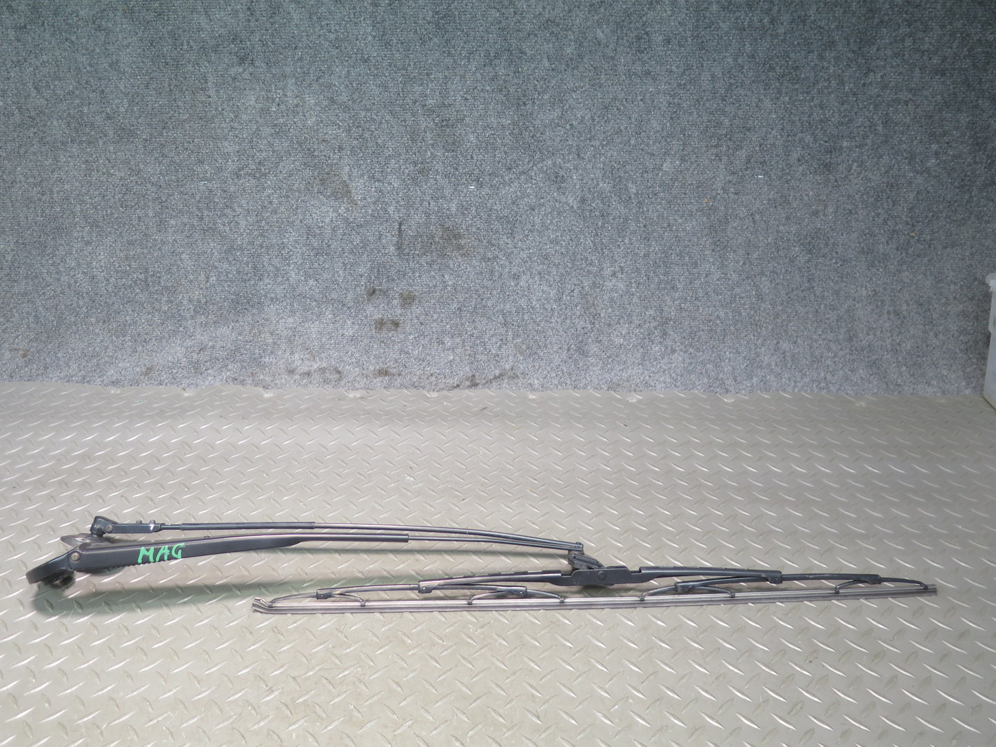 2008-2019 Maserati Granturismo M145 Front Left & Right Wiper Arm Set of 2