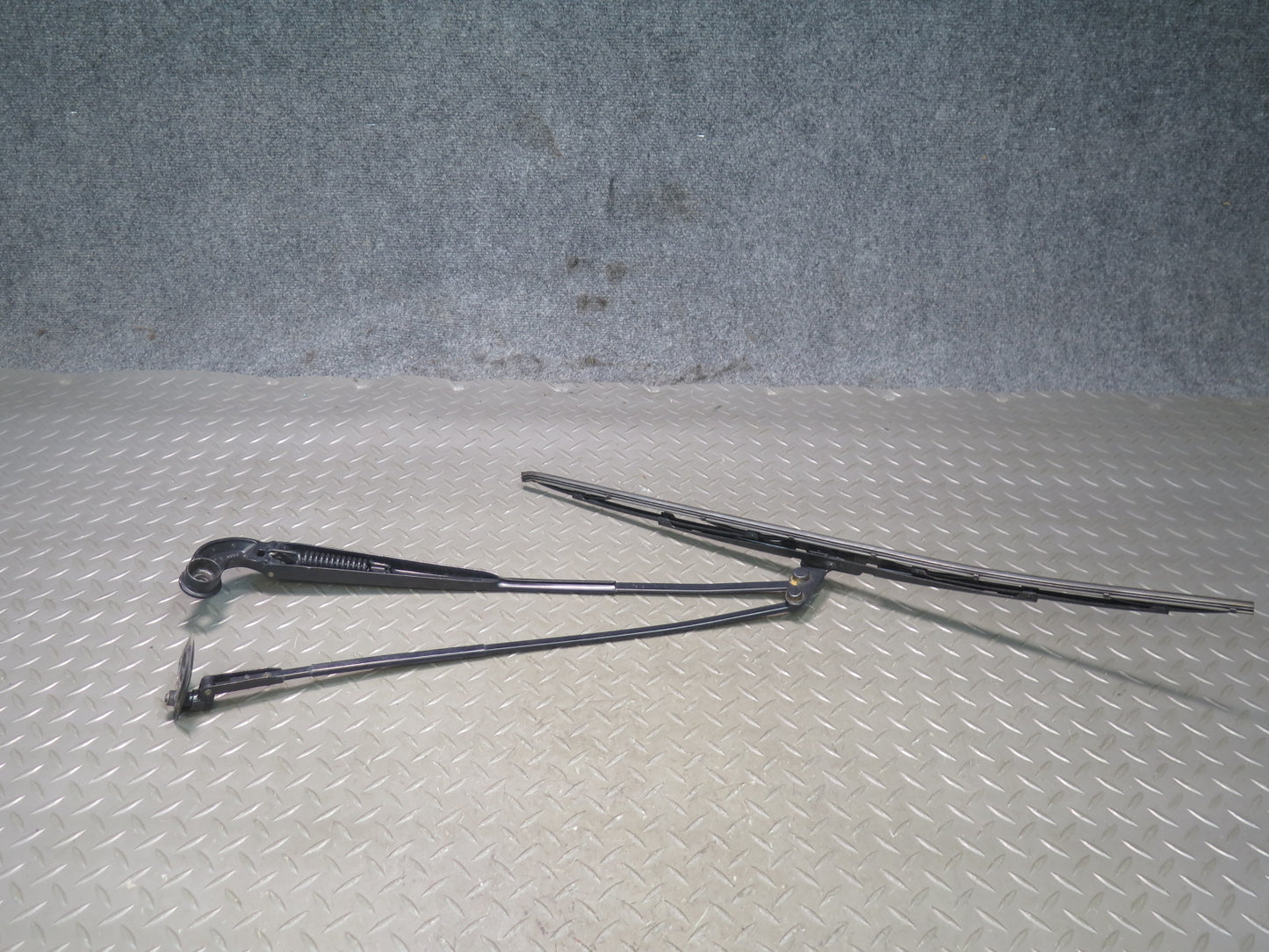 2008-2019 Maserati Granturismo M145 Front Left & Right Wiper Arm Set of 2