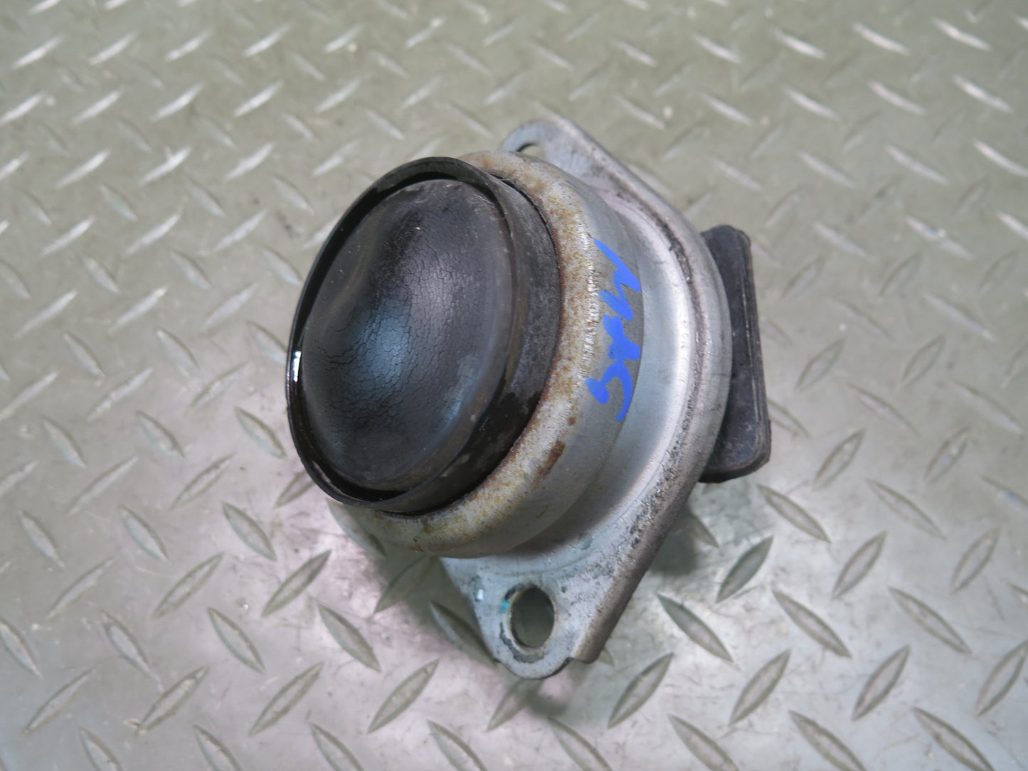 2009-2012 Maserati Granturismo S M145 Left & Right Engine Motor Mount