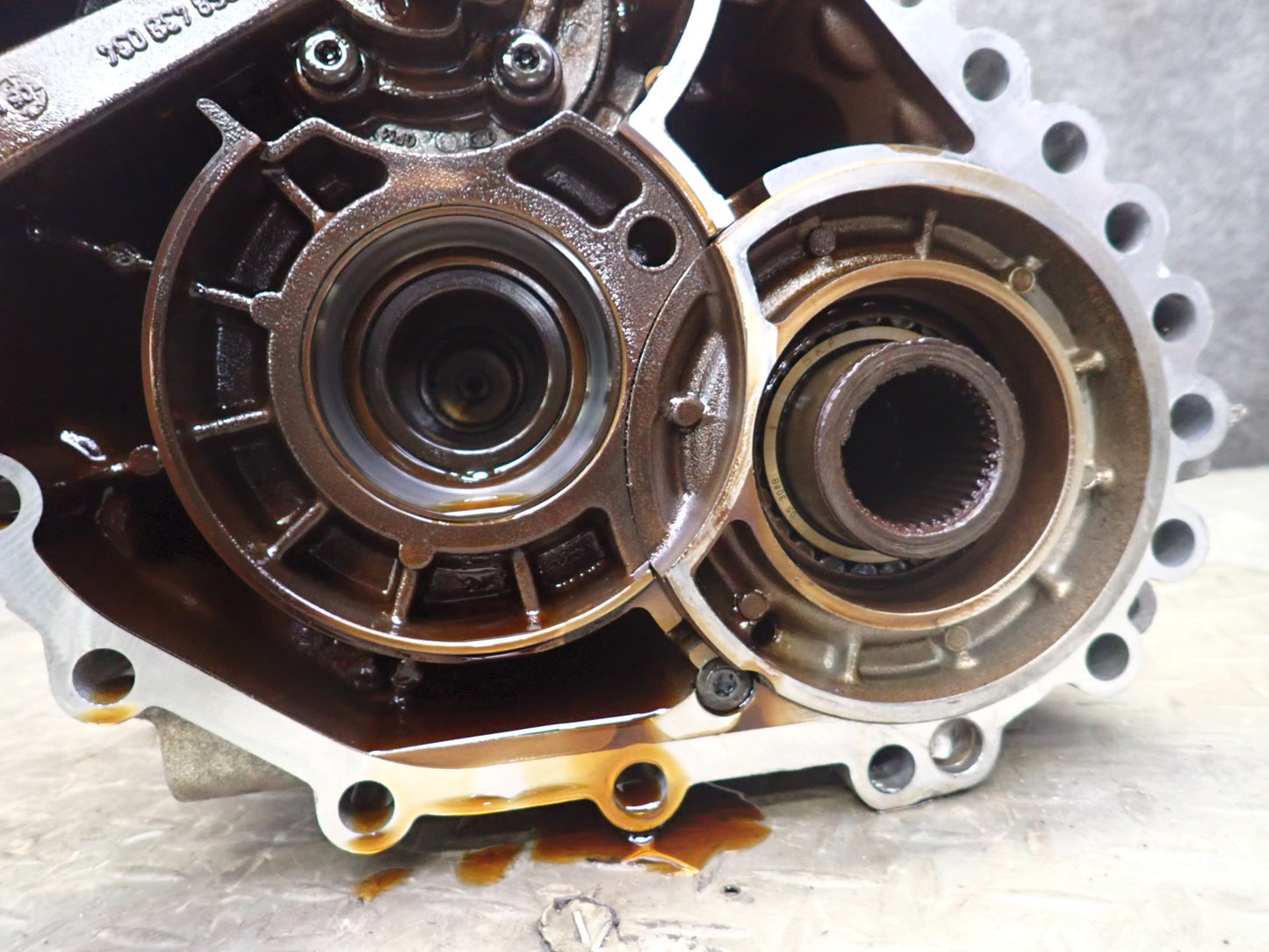 2006-2012 Bentley Flying Spur Automatic Transmission Transfer Case Box