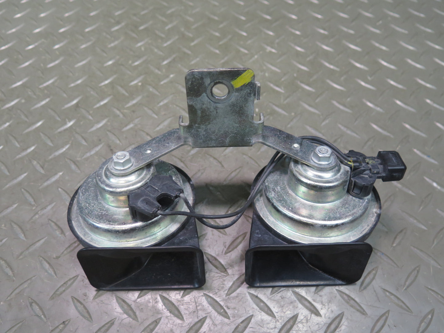 2008-2019 Maserati Granturismo M145 High & Low Tone Note Pitch Horn Signal Set