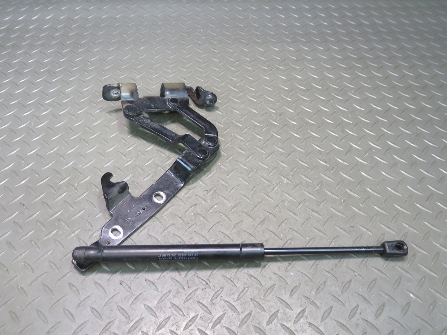 2008-2019 Maserati Granturismo M145 Front Left & Right Hood Hinge w Support