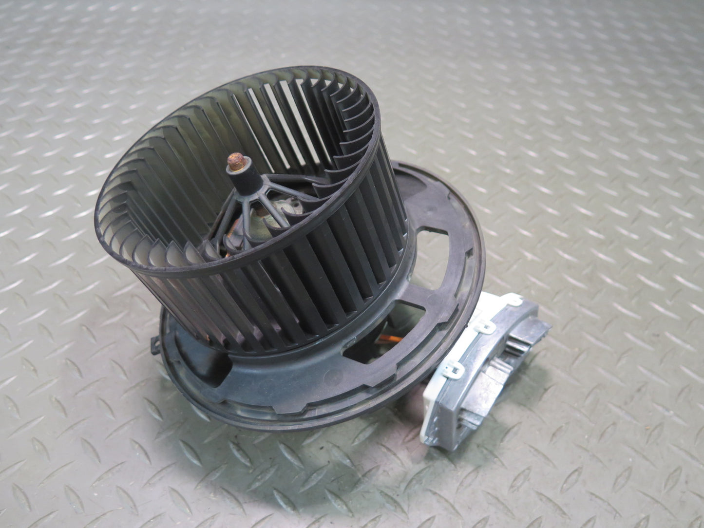 07-13 BMW E90 E92 E93 A/C Heater Blower Motor Fan w Resistor 6933663 OEM